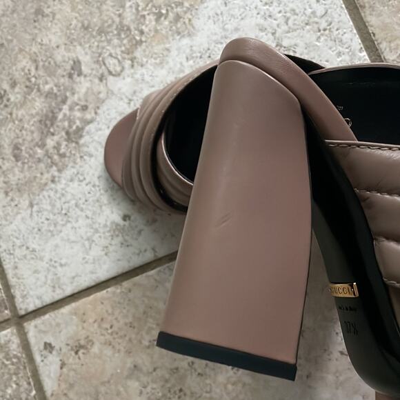 Gucci Leather 'Webby' Crossover Mules - Picture 12 of 15